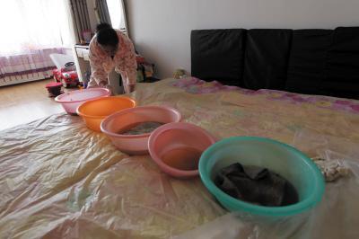 晋中楼上漏水，住户失联，小区没物管，业主维权难！律师来支招……